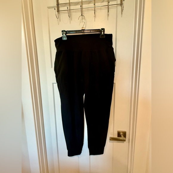 Athleta women’s Salutation Jogger - Picture 3 of 4